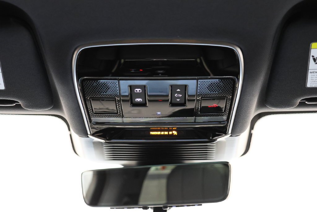 Certified Used 2026 Fuji White Land Rover Dynamic SE image 14