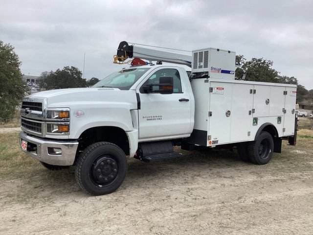 New 2024 Summit White Chevrolet Work Truck image 17