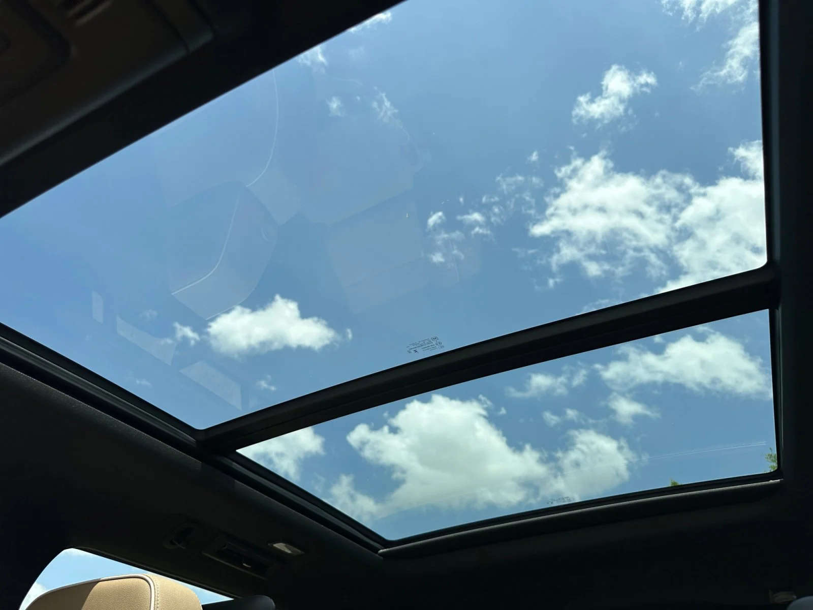 Used 2023 Iridescent Pearl Tricoat Chevrolet Premier image 19