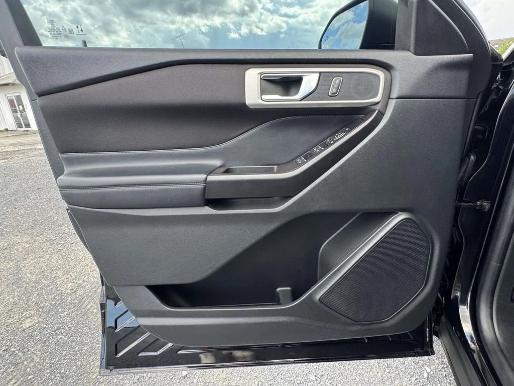 Used 2020 Black Ford XLT image 23