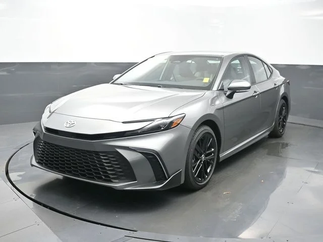 2026 Toyota Camry SE Hybrid's photo