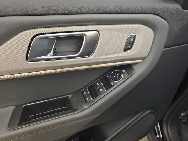 New 2026 Agate Black Metallic Ford Active image 42
