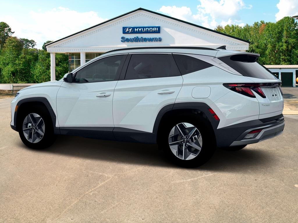 New 2026 White Hyundai SEL FWD image 4