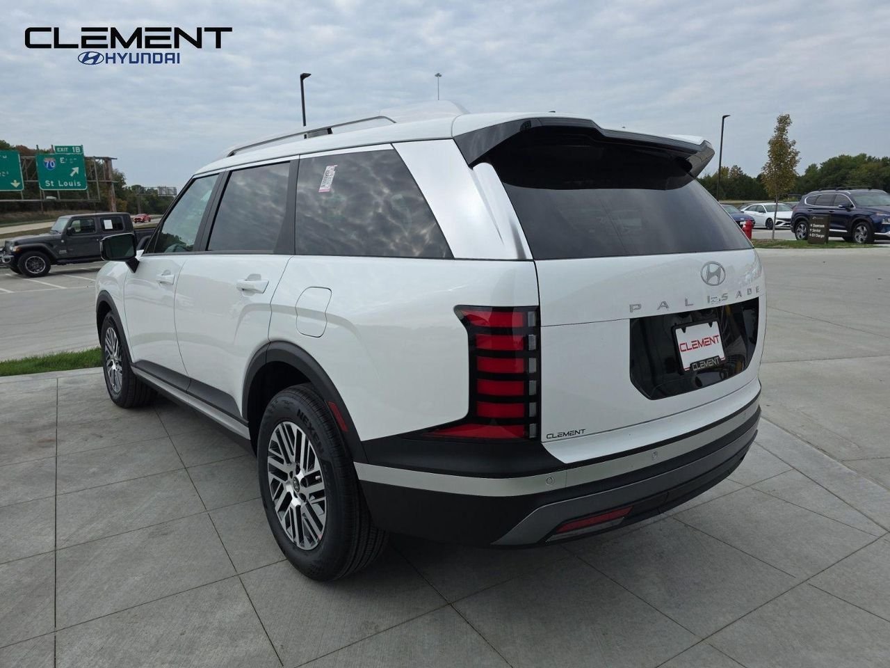 New 2026 White Hyundai SEL AWD image 8