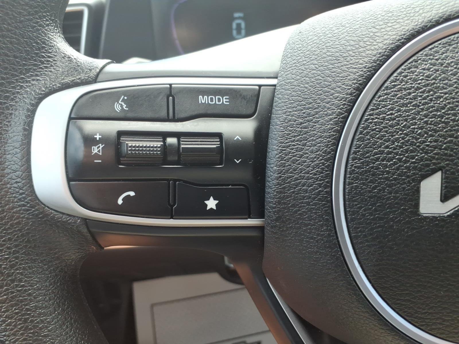 2025 Kia Sportage LX - Photo 21