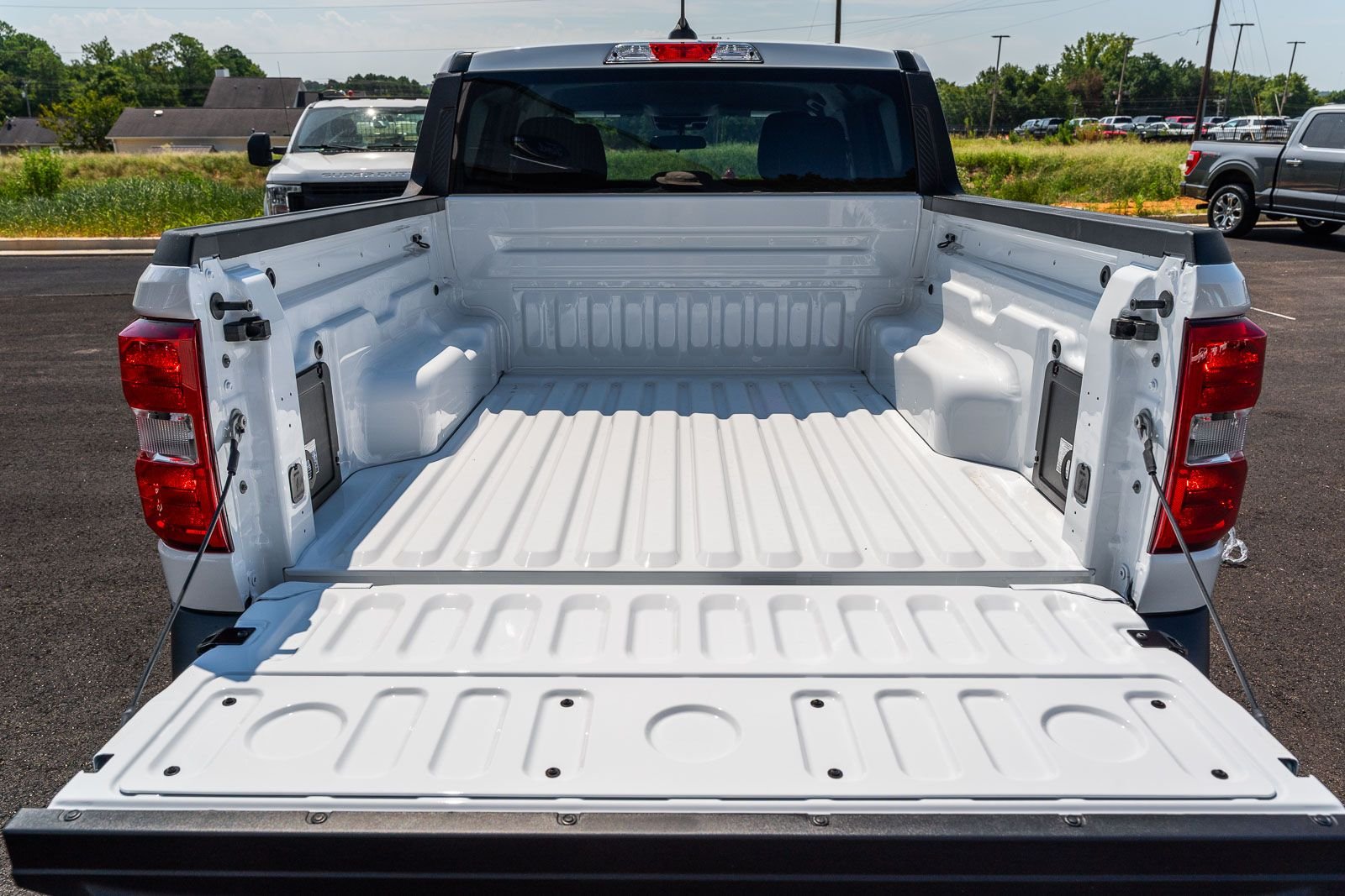 New 2026 Oxford White Ford XL image 9