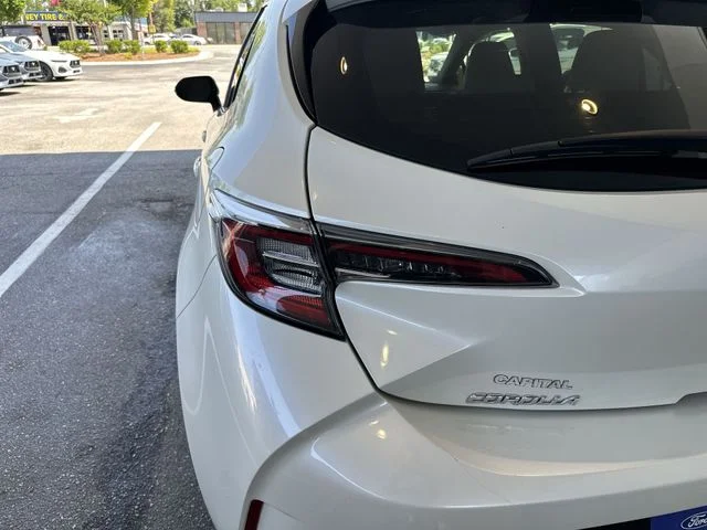 Used 2019 White Toyota SE image 25
