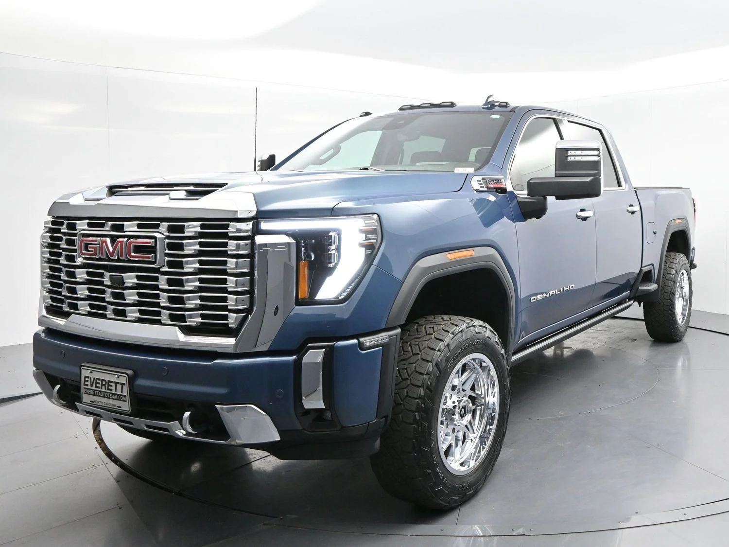 Used 2024 Downpour Metallic GMC Denali image 3