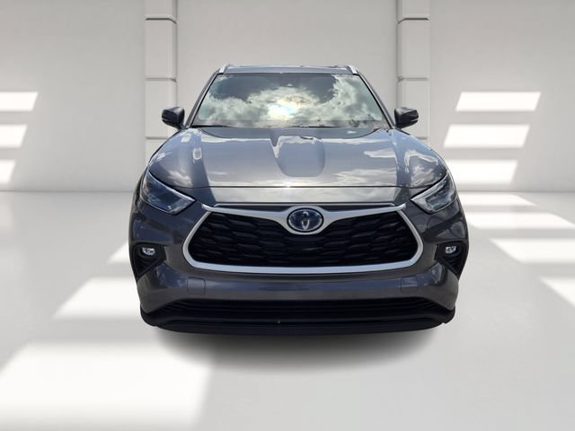 Used 2022 Magnetic Gray Metallic Toyota Hybrid XLE image 4
