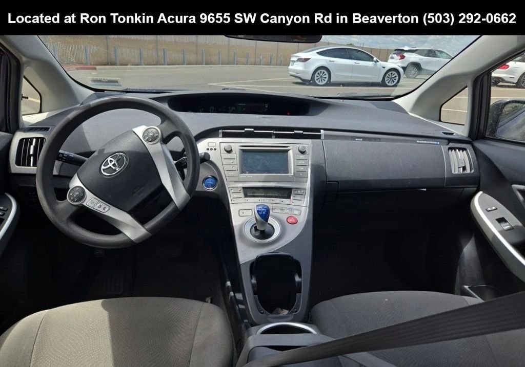 Used 2015 Winter Gray Metallic Toyota Base image 8