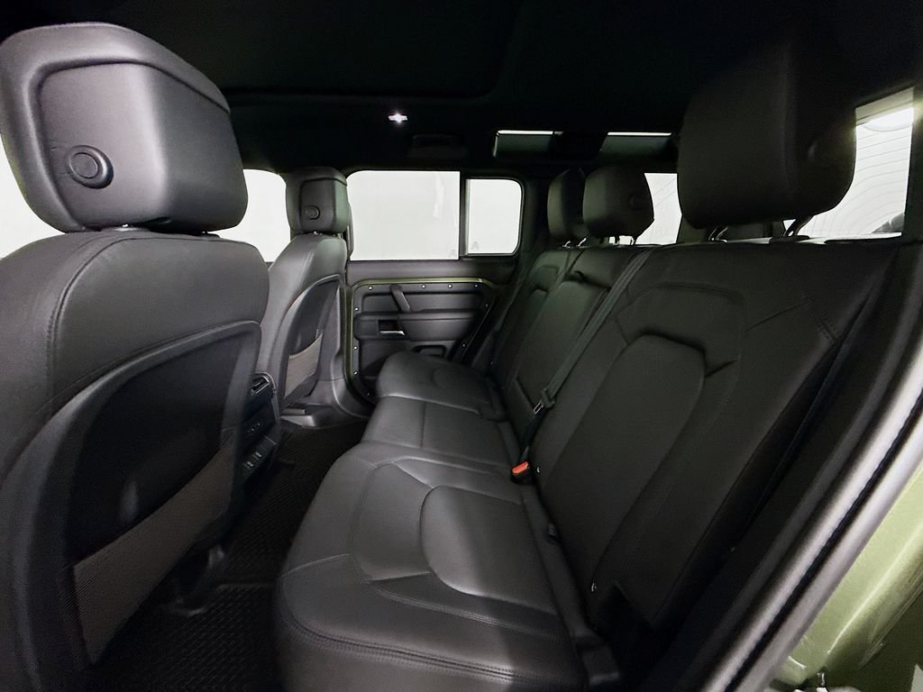 New 2026 Woolstone Green Land Rover X-Dynamic SE image 21