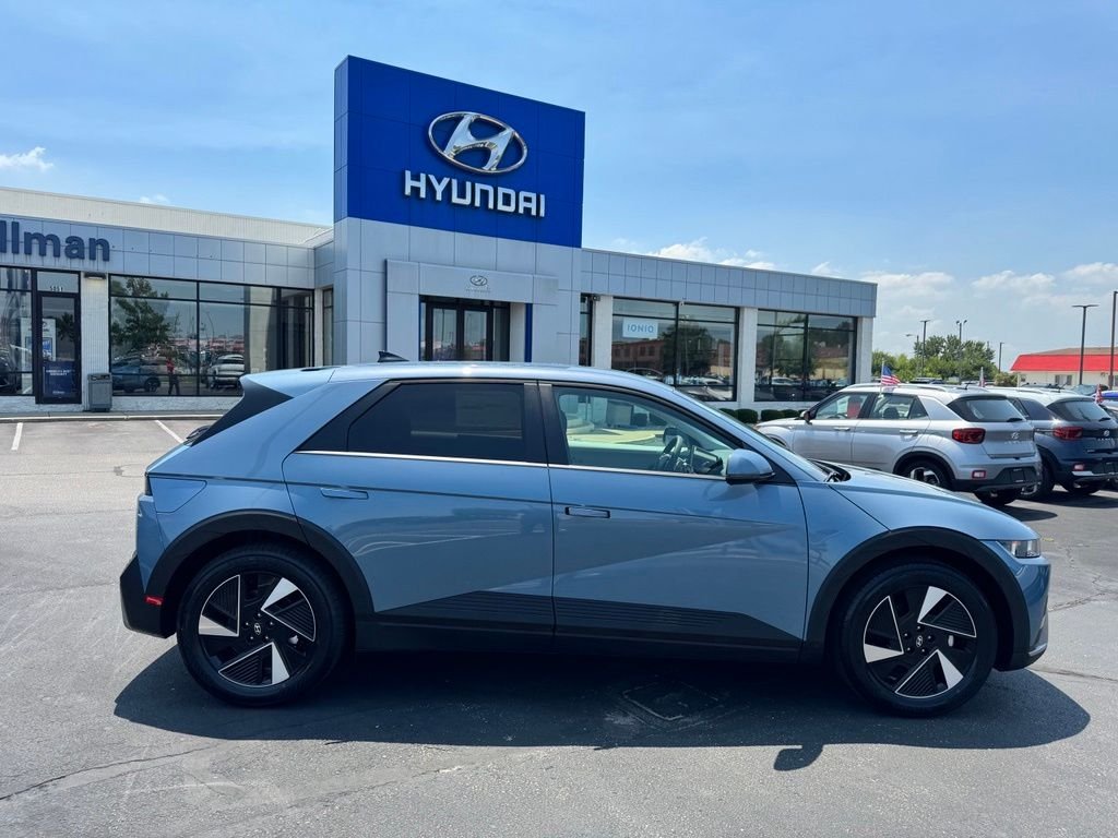 New 2026 Blue Hyundai SE Standard Range image 8