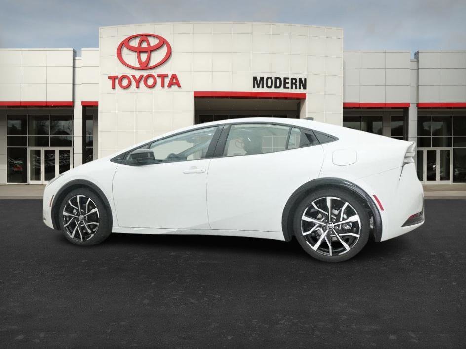New 2026 Wind Chill Pearl Toyota XSE Premium image 12