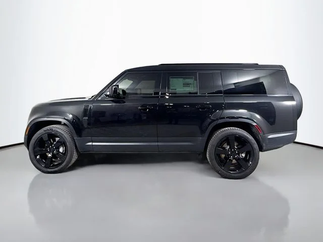 New 2026 Santorini Black Metallic Land Rover S image 8