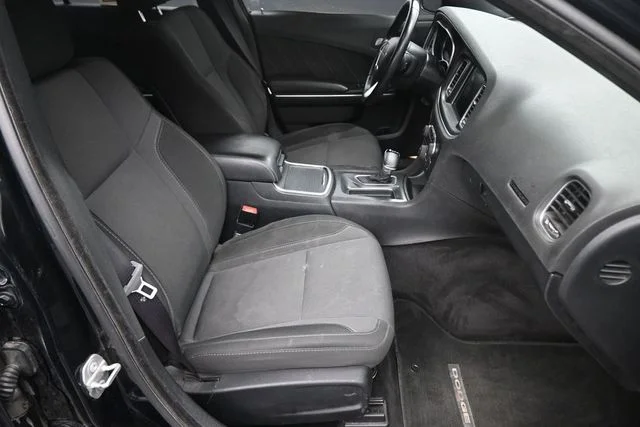 Used 2016 Black Dodge SXT image 21