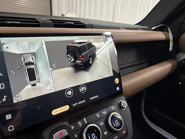 New 2026 Fuji White Land Rover S image 29