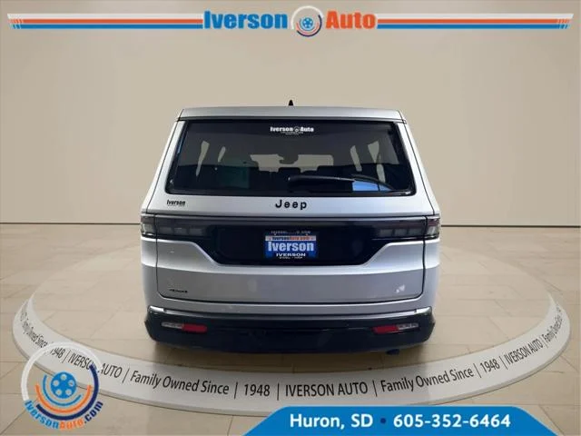 New 2026 Silver-Zynith Exterior Paint Jeep Grand Wagoneer image 8