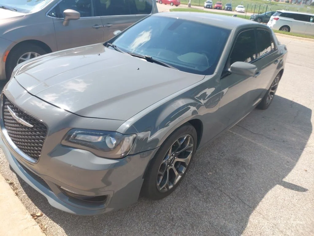 Used 2018 White Chrysler S image 2