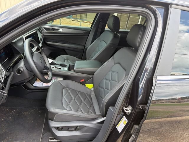 Used 2024  Volkswagen 2.0T SE image 7