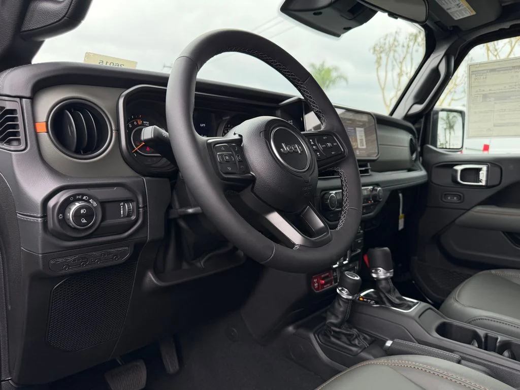 New 2026 Black Clear-Coat Exterior Paint Jeep Mojave image 17