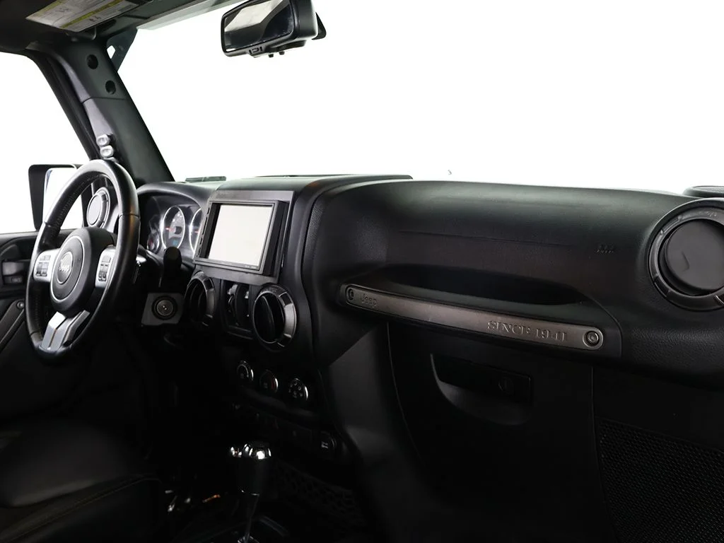 Used 2018 Granite Crystal Metallic Clearcoat Jeep Unlimited Sport image 20