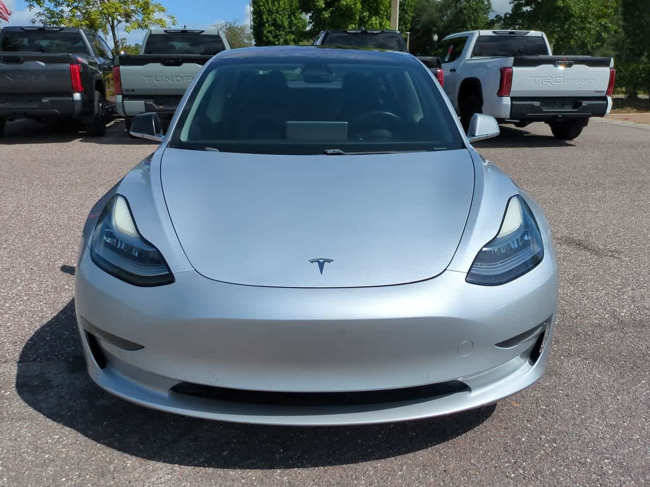 Used 2018  Tesla  image 9