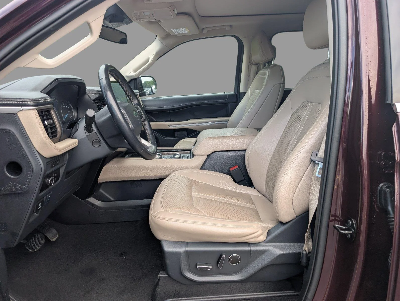 Used 2024 Jewel Red Metallic Tinted Clearcoat Ford Limited image 14