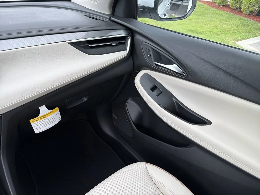 New 2026 White Frost Tricoat Buick Avenir image 16