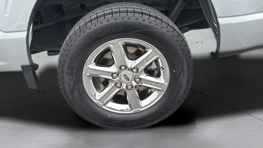 Used 2025 Silver Ford XLT image 17