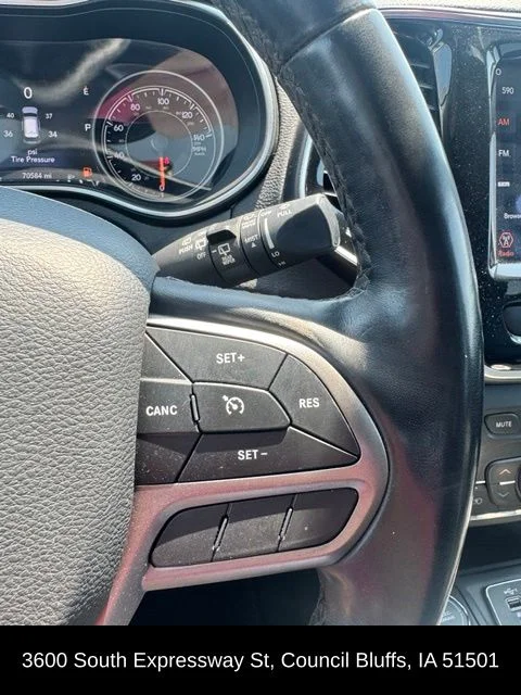 Used 2019 Silver Jeep Limited image 15
