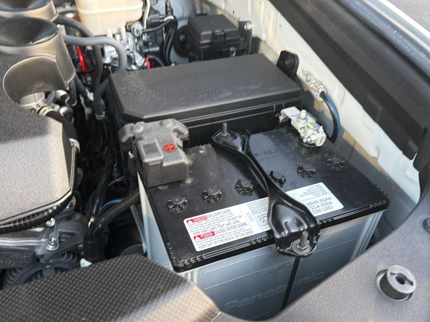 Used 2024 Wind Chill Pearl Toyota Limited image 37