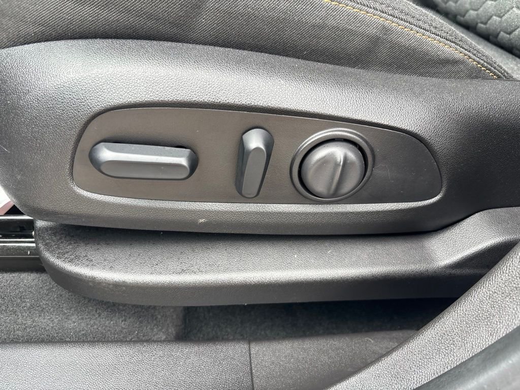 Used 2018 White Chevrolet LT image 17