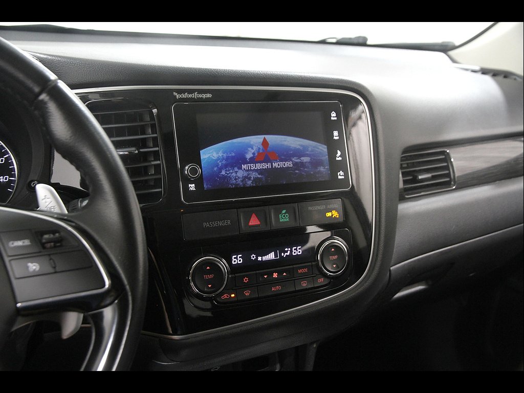 2017 Mitsubishi Outlander GT - Photo 9