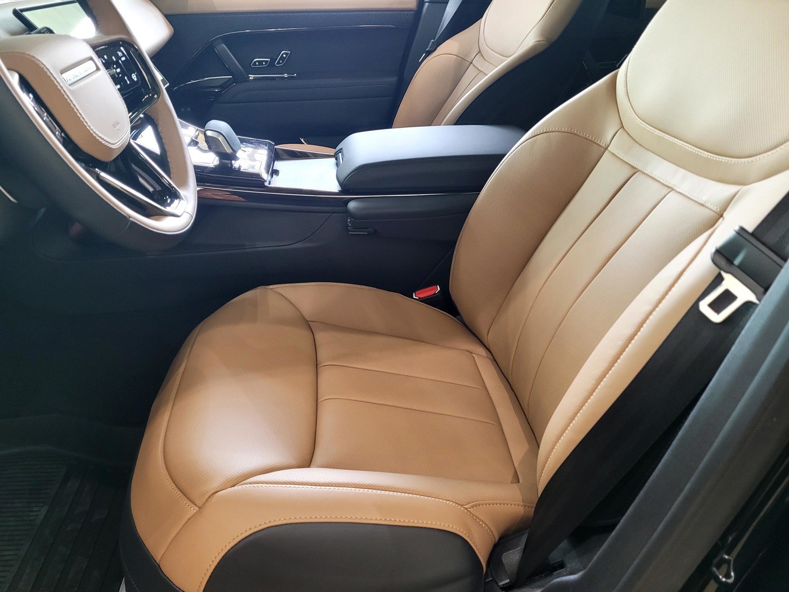 New 2026 British Racing Green Land Rover Autobiography image 18
