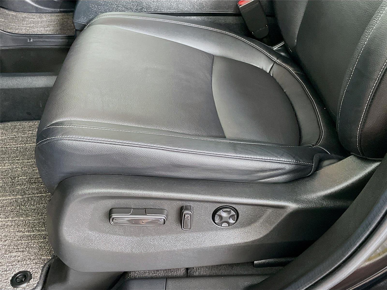 Used 2024 Crystal Black Pearl Honda Touring image 25
