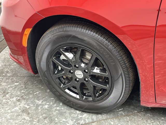 2025 Chrysler Pacifica Select - Photo 31