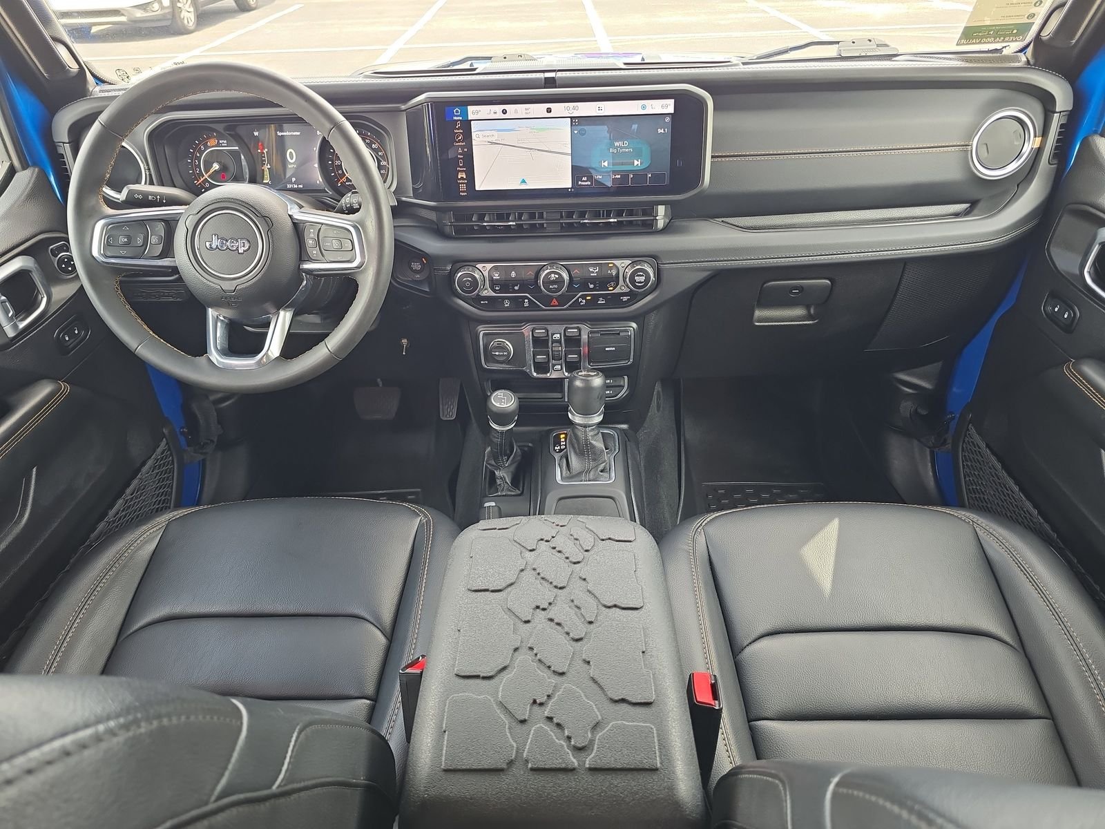 Used 2024 Blue Jeep Sahara image 9