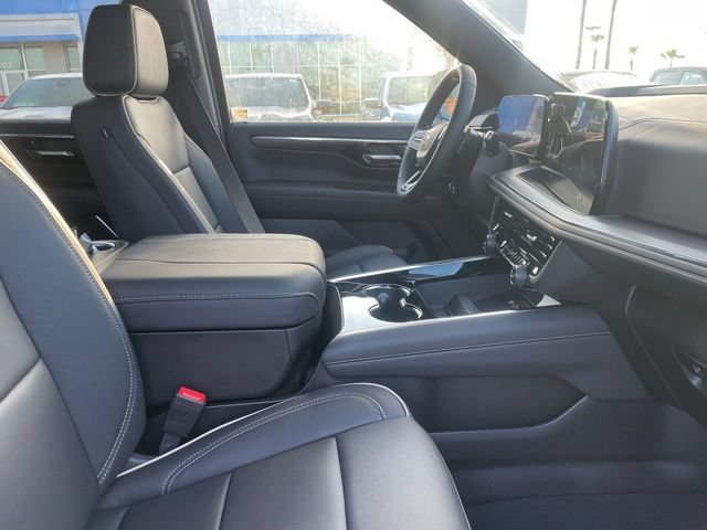 2026 Chevrolet Suburban Premier - Photo 18