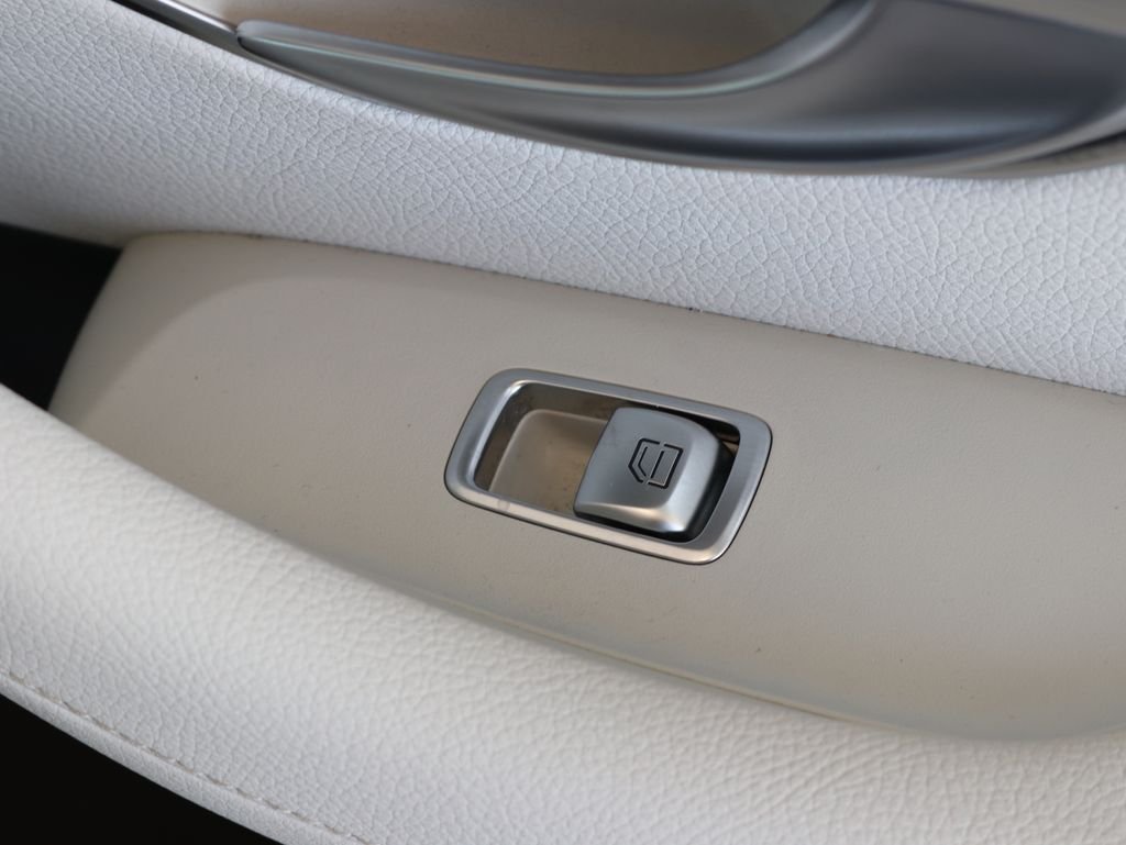 Used 2022  Mercedes-Benz E 450 image 37