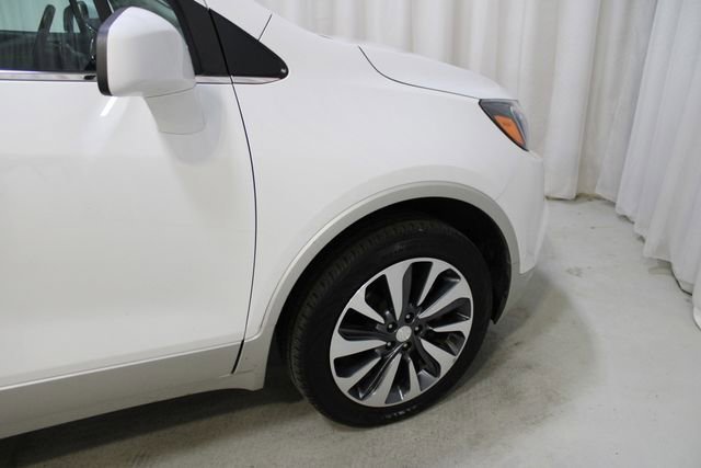Used 2022 White Frost Tricoat Buick Preferred image 34
