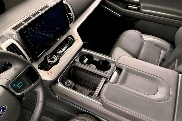 2025 Ford Expedition Active - Photo 17
