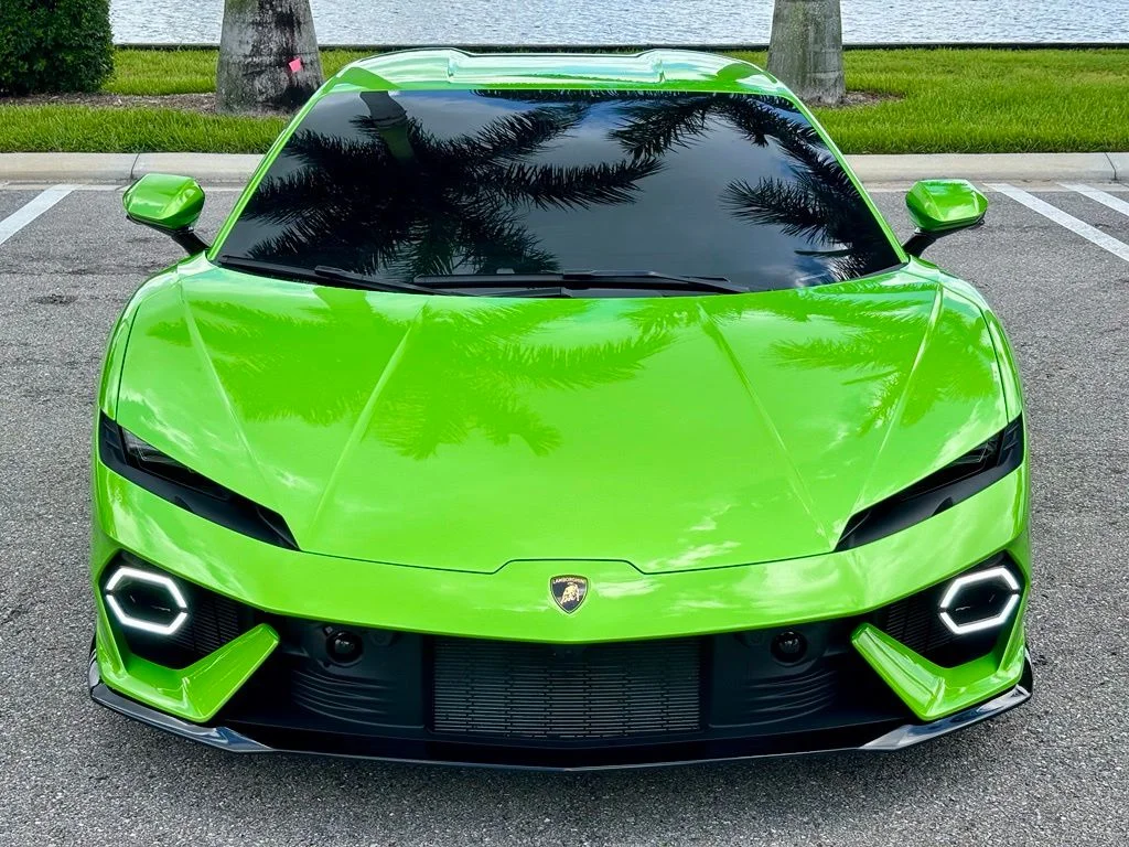 Used 2026 Verde Selvans Metallic Lamborghini  image 2