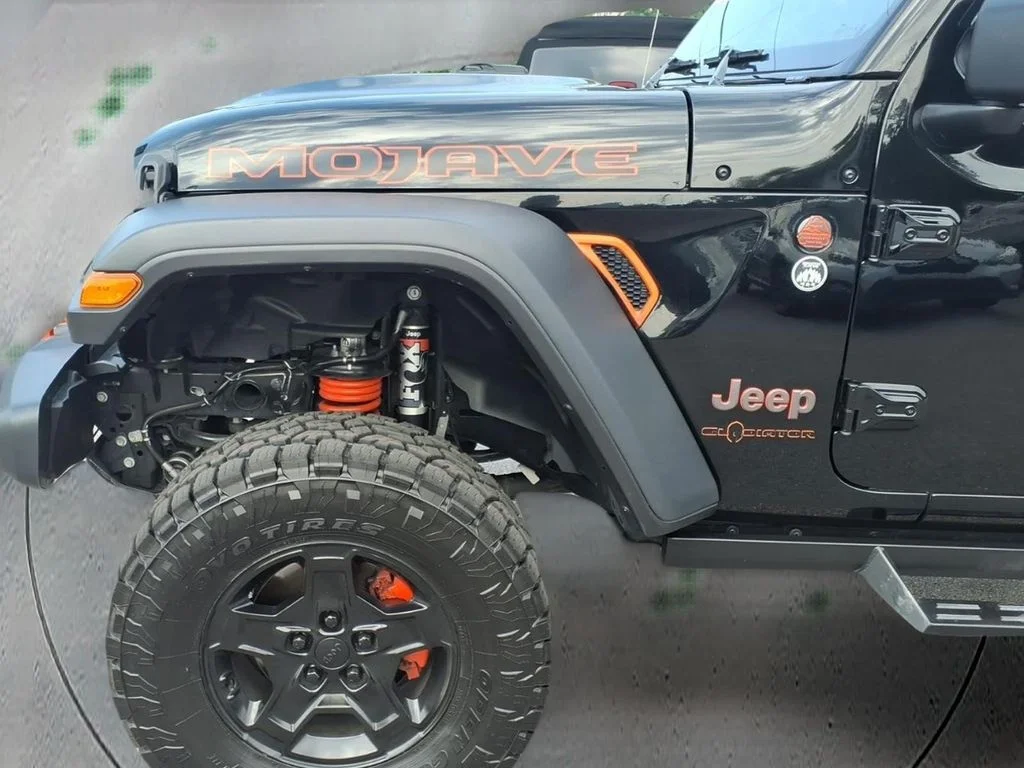 Used 2022 Black Jeep Mojave image 7