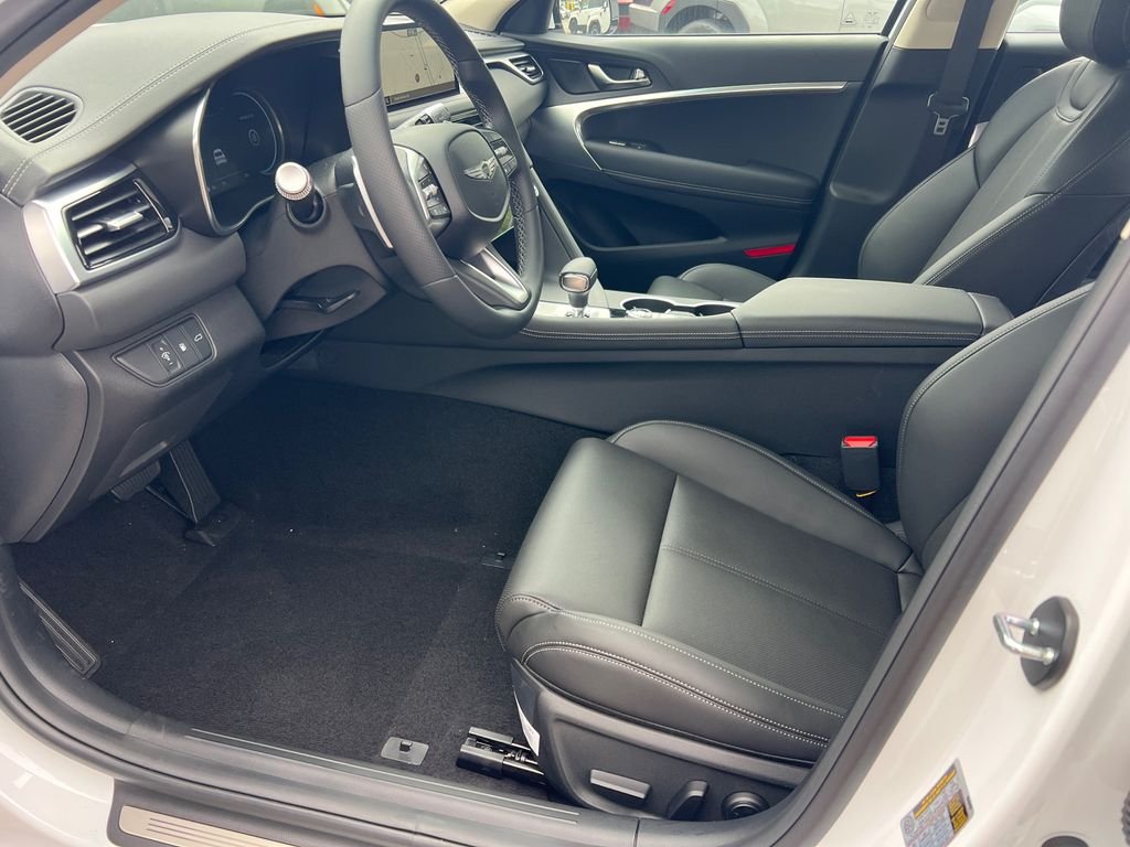 2026 GENESIS G70 Standard - Photo 9
