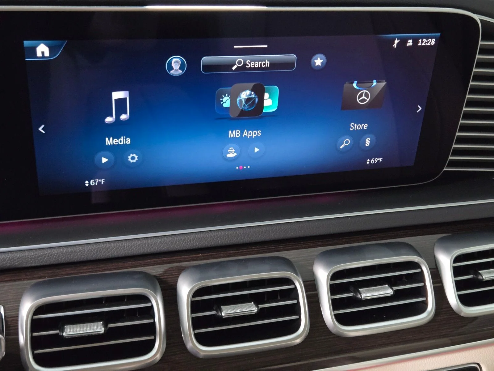 Used 2026 MANUFAKTUR Mystic Blue Metallic Mercedes-Benz GLE 450 image 29