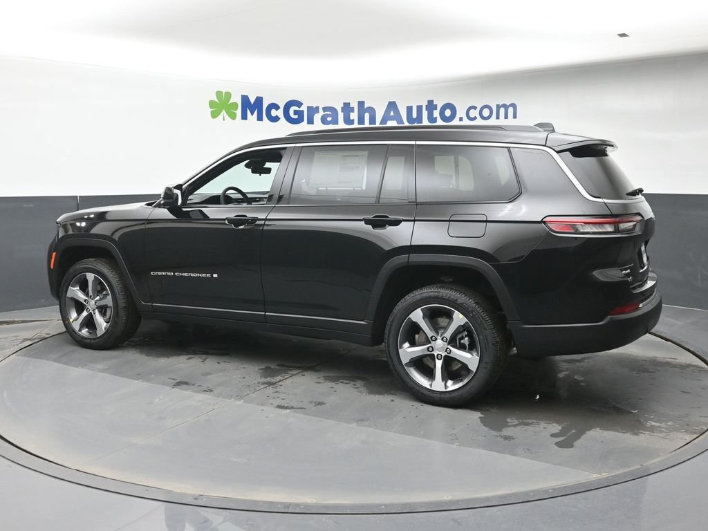 New 2026 Diamond Black Crystal Pearlcoat Jeep Limited image 25