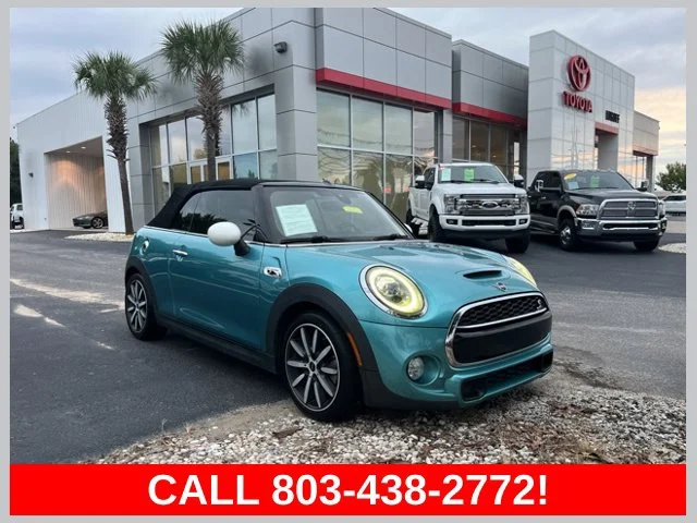 Used 2019 Blue MINI Classic image 1