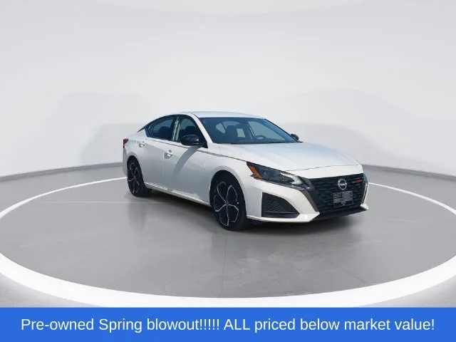 Used 2024 White Nissan 2.5 SR image 2