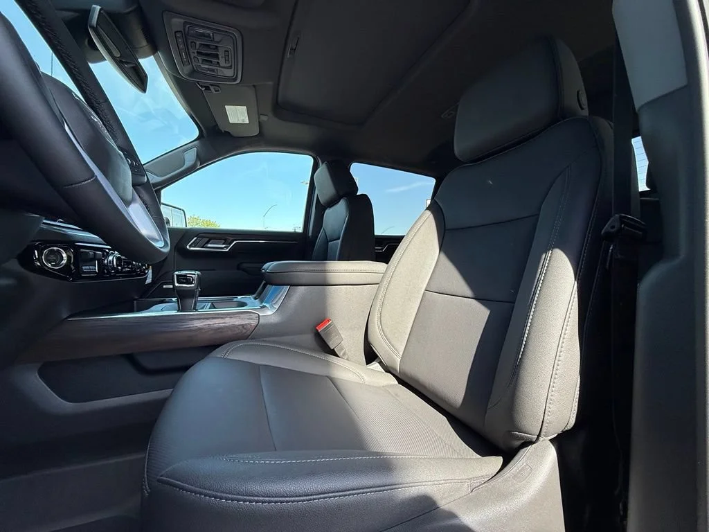 New 2026 Onyx Black GMC SLT image 34