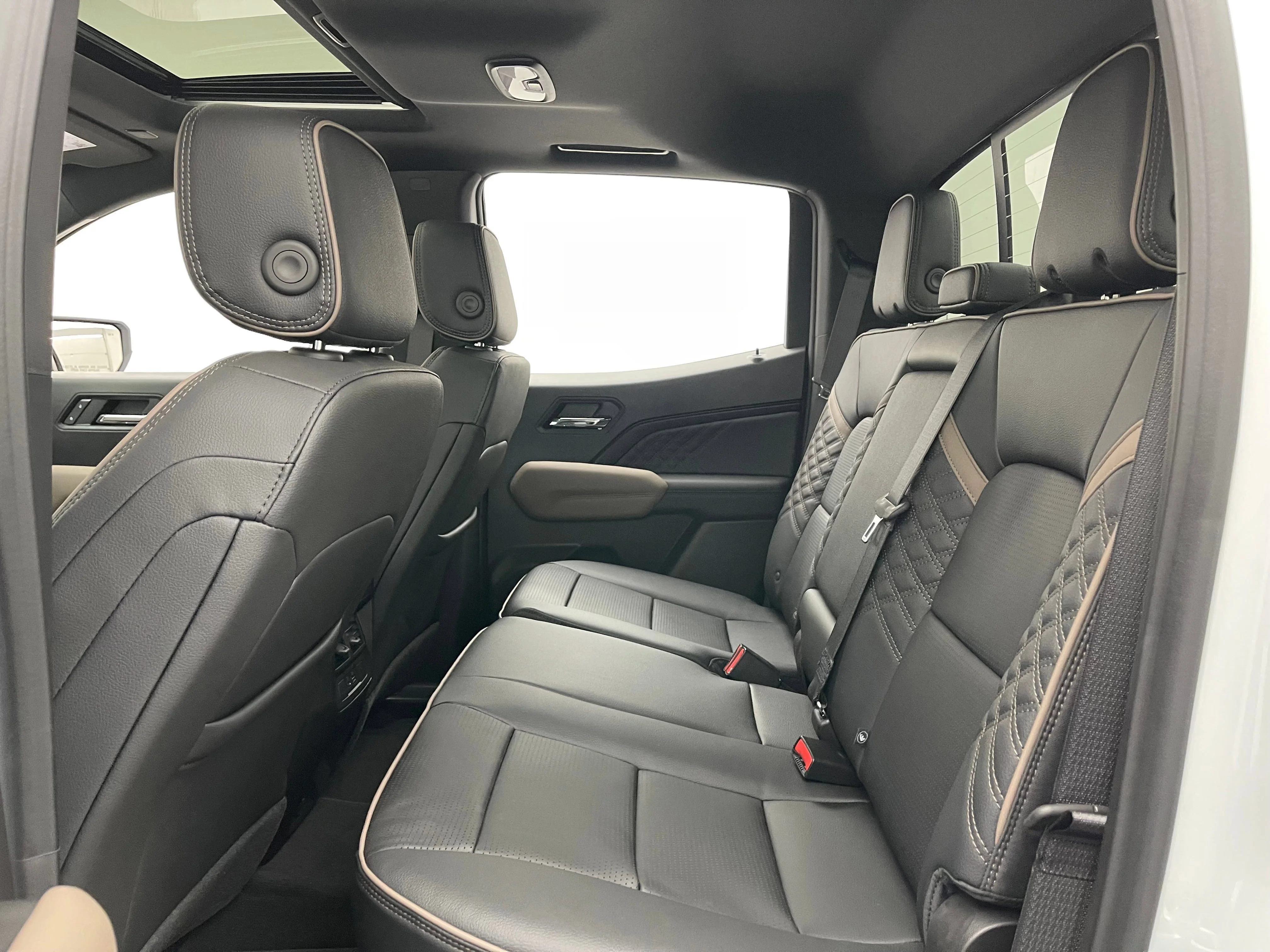 Used 2026 Summit White GMC Denali image 38